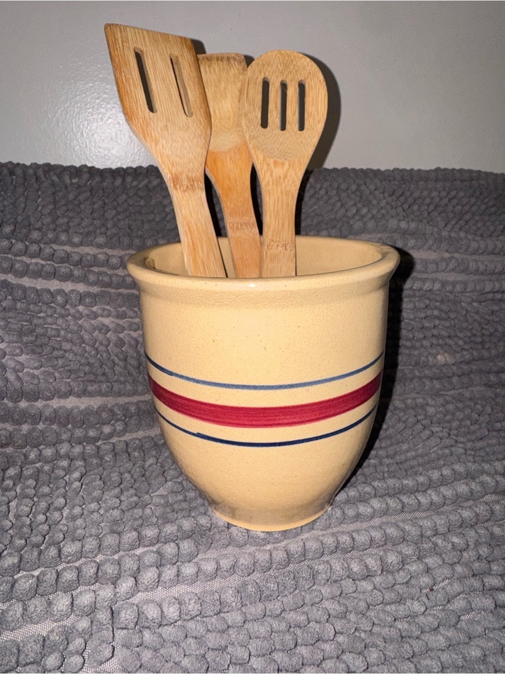 Vintage R.R.P. Co. Roseville Ohio Stoneware Crock | Farmhouse Kitchen Crock - Picture 2 of 11